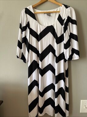 Y2K Black & White Chevron Midi Dress